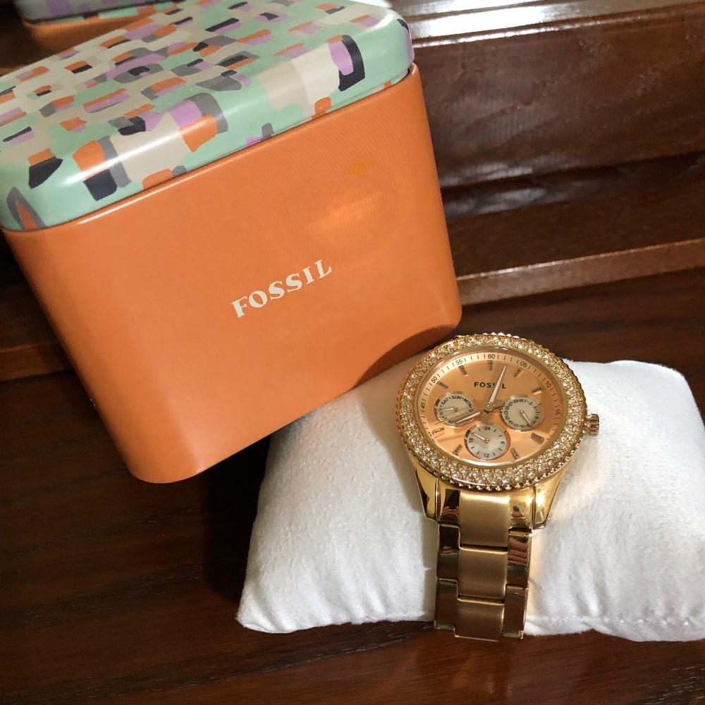 Women’s gold tone Fossil watch
